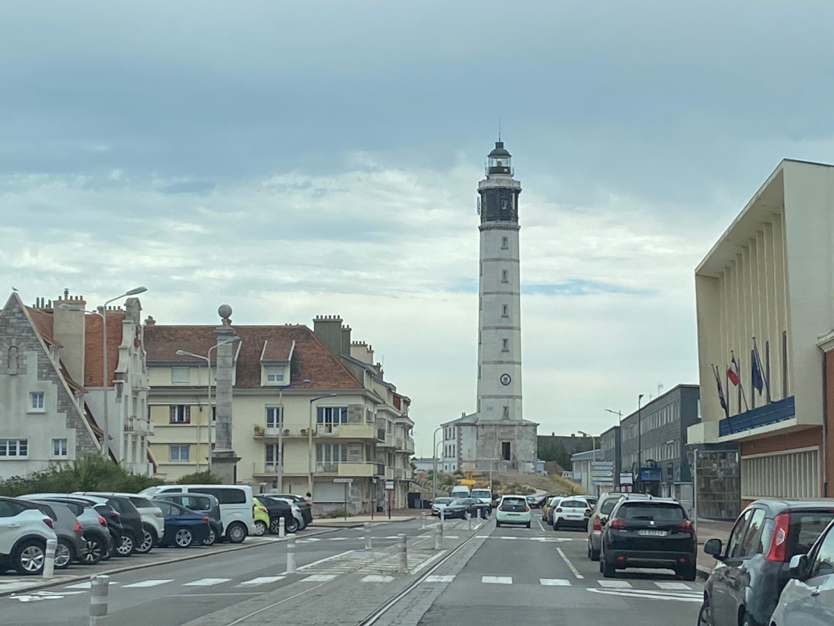 phare en ville de Calais