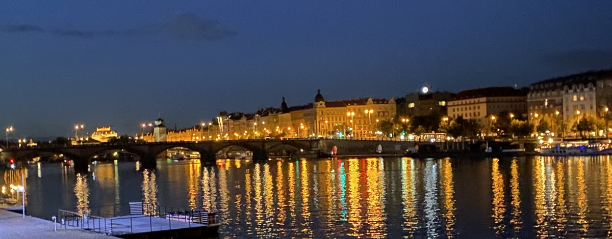 ville de Prague la nuit