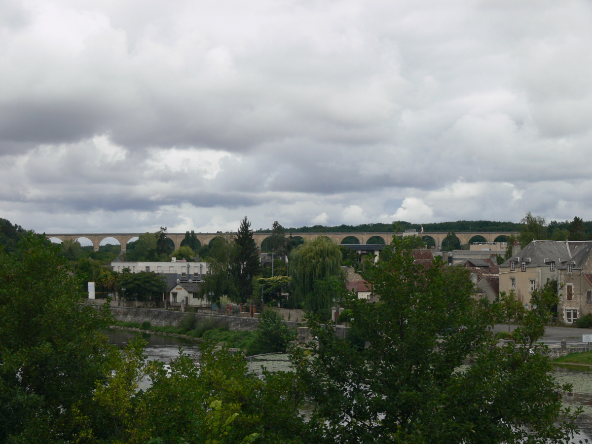 village et viaduc de Le Blanc